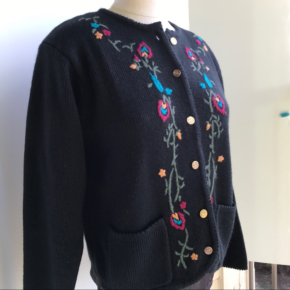 Vintage 70s Black Cardigan w Embroidered Flowers Size  Med-Lg Cottage core - Picture 4 of 5